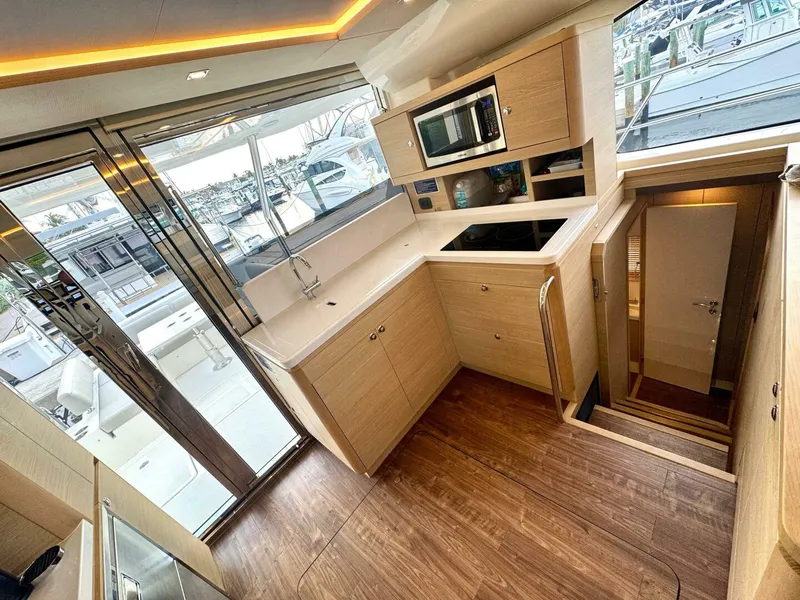 Slide: The Image of Aquila 44 PC 2023 - 4793177