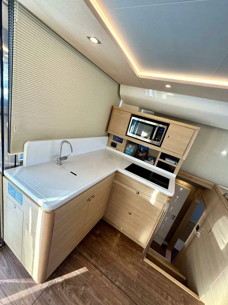 Slide: The Image of Aquila 44 PC 2023 - 4793180