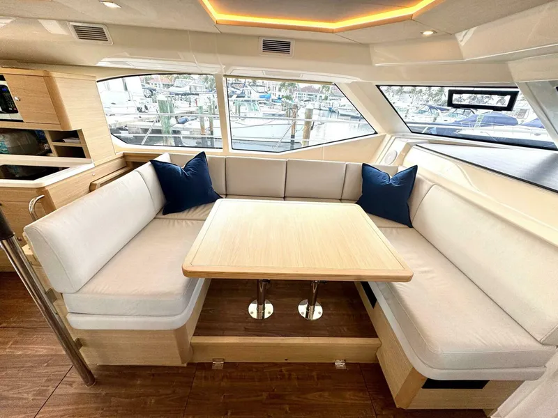 Slide: The Image of Aquila 44 PC 2023 - 4793182