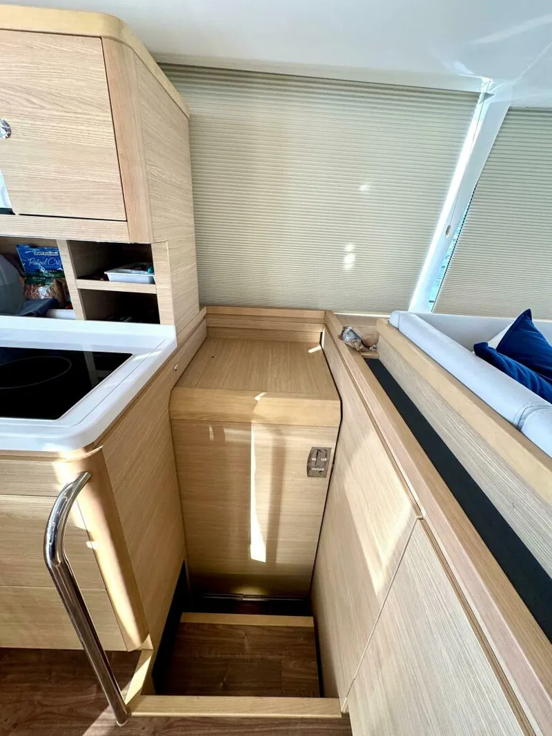 Slide: The Image of Aquila 44 PC 2023 - 4793183