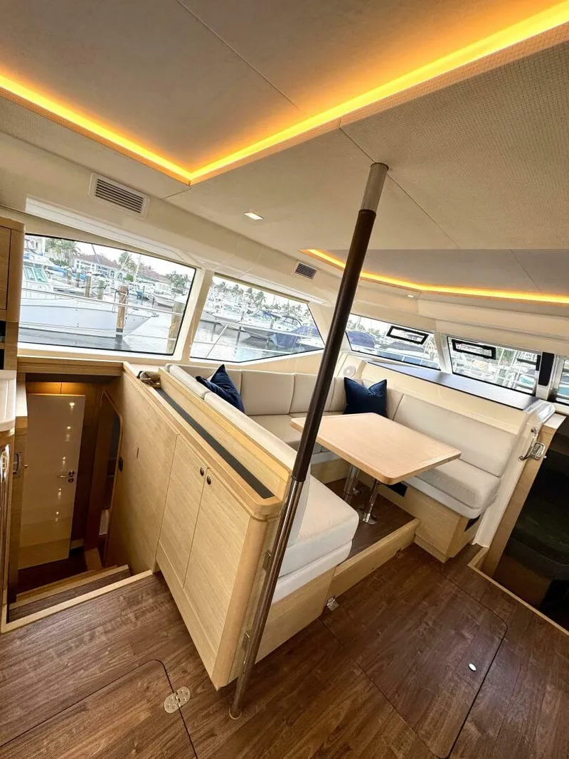 Slide: The Image of Aquila 44 PC 2023 - 4793186