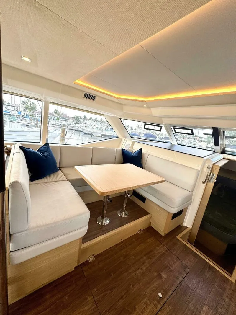 Slide: The Image of Aquila 44 PC 2023 - 4793188