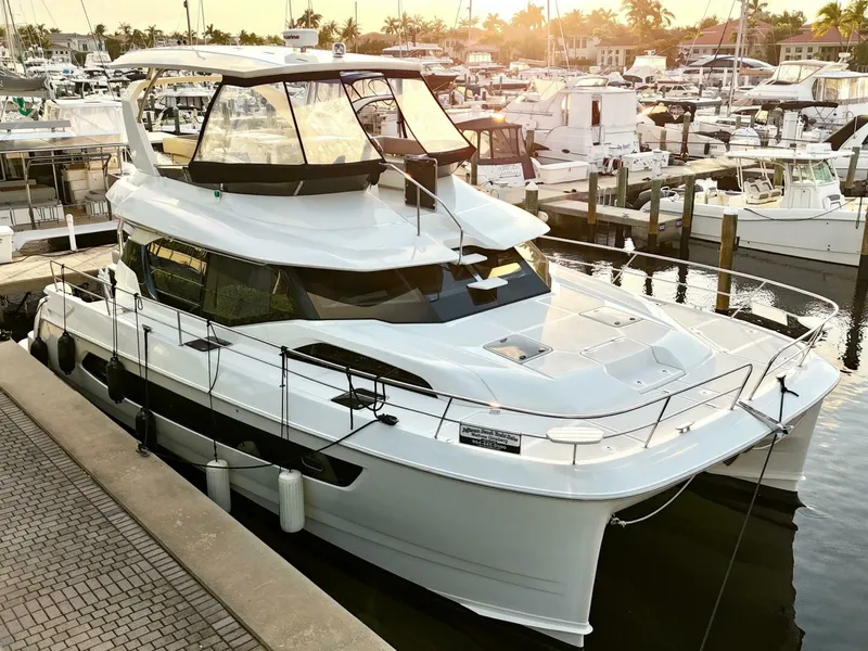 Slide: The Image of Aquila 44 PC 2023 - 4793083