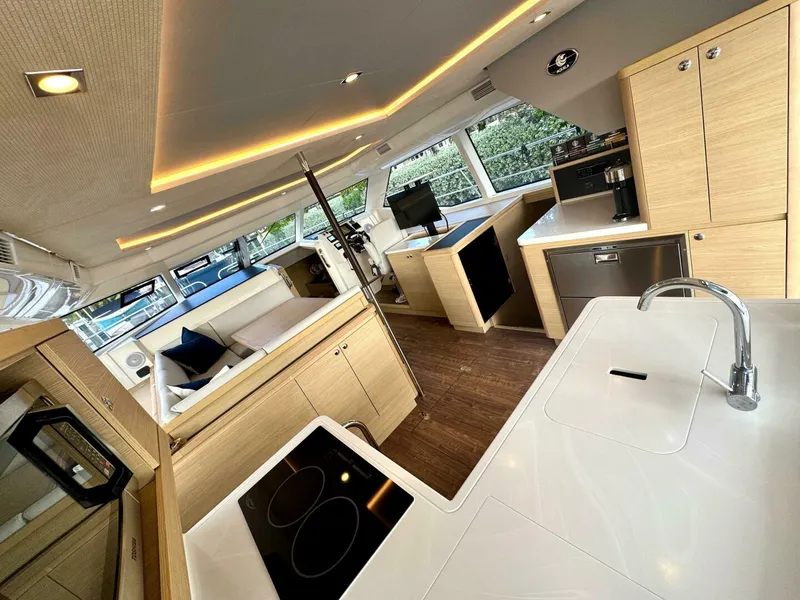 Slide: The Image of Aquila 44 PC 2023 - 4793191