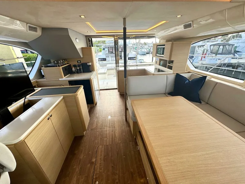 Slide: The Image of Aquila 44 PC 2023 - 4793193