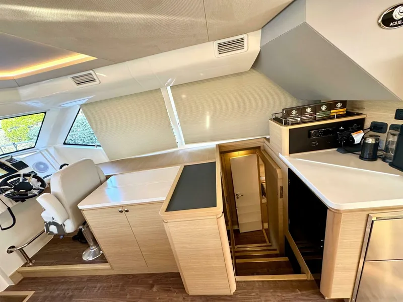 Slide: The Image of Aquila 44 PC 2023 - 4793194