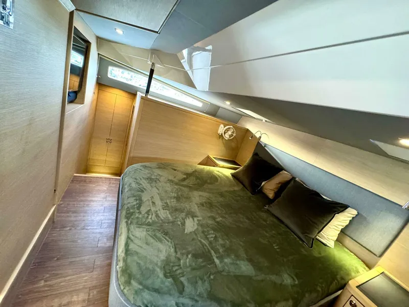 Slide: The Image of Aquila 44 PC 2023 - 4793197