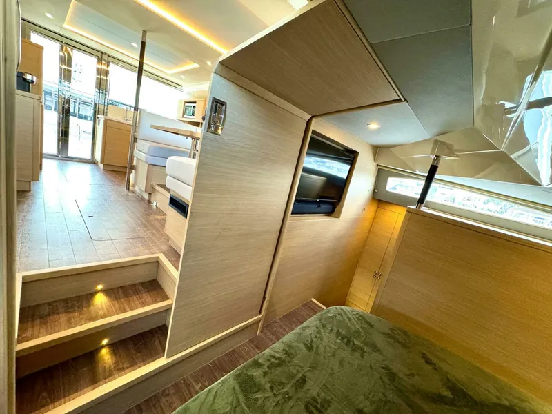 Slide: The Image of Aquila 44 PC 2023 - 4793203