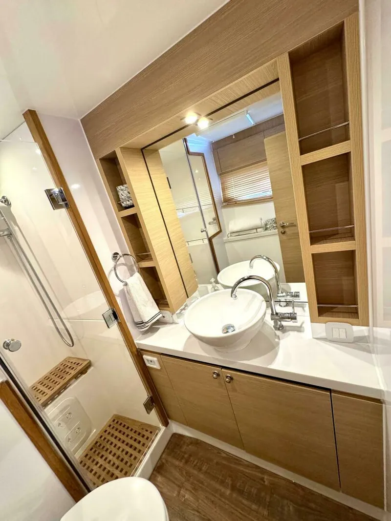 Slide: The Image of Aquila 44 PC 2023 - 4793205