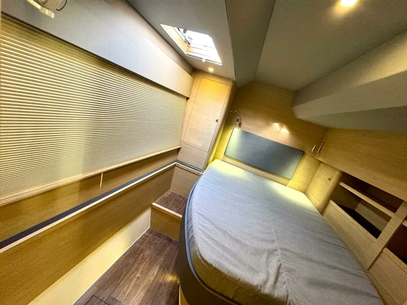 Slide: The Image of Aquila 44 PC 2023 - 4793213