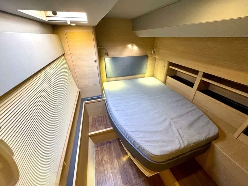 Slide: The Image of Aquila 44 PC 2023 - 4793214