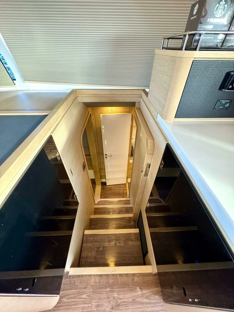 Slide: The Image of Aquila 44 PC 2023 - 4793220