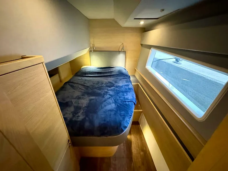 Slide: The Image of Aquila 44 PC 2023 - 4793221