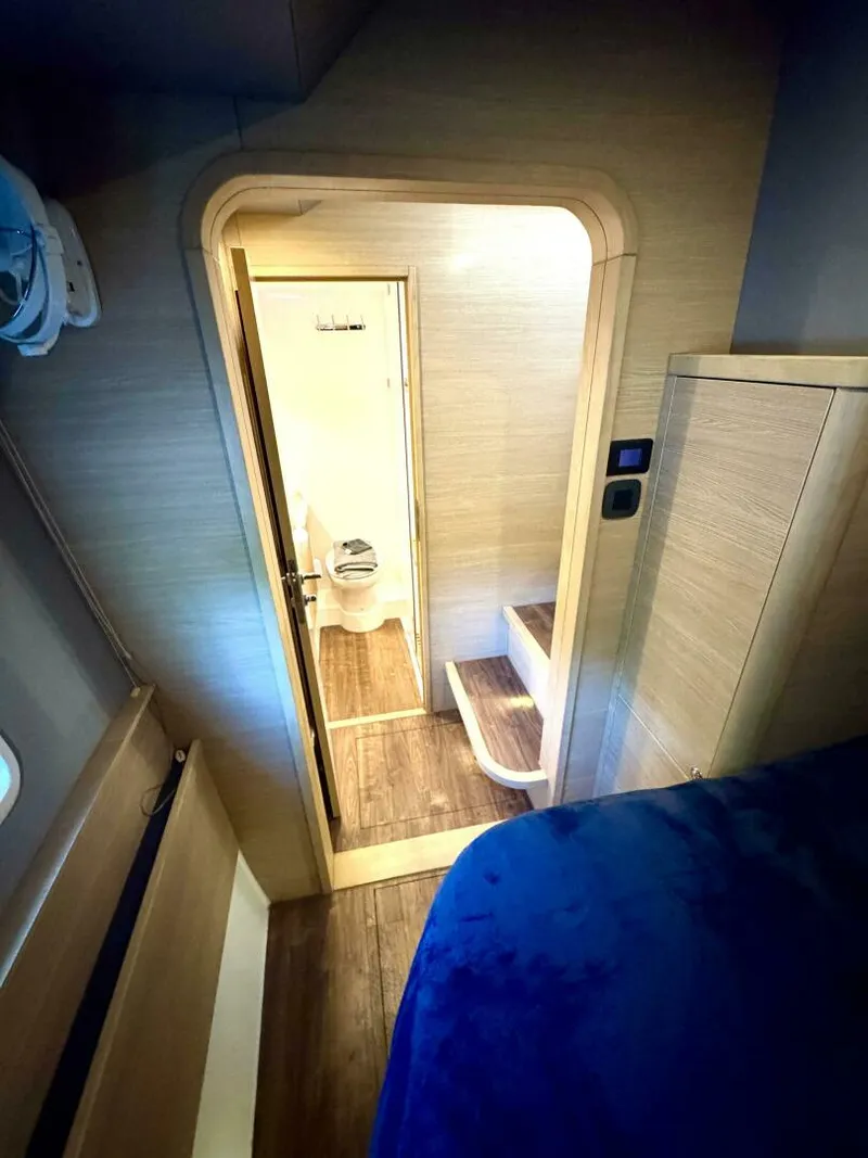 Slide: The Image of Aquila 44 PC 2023 - 4793225