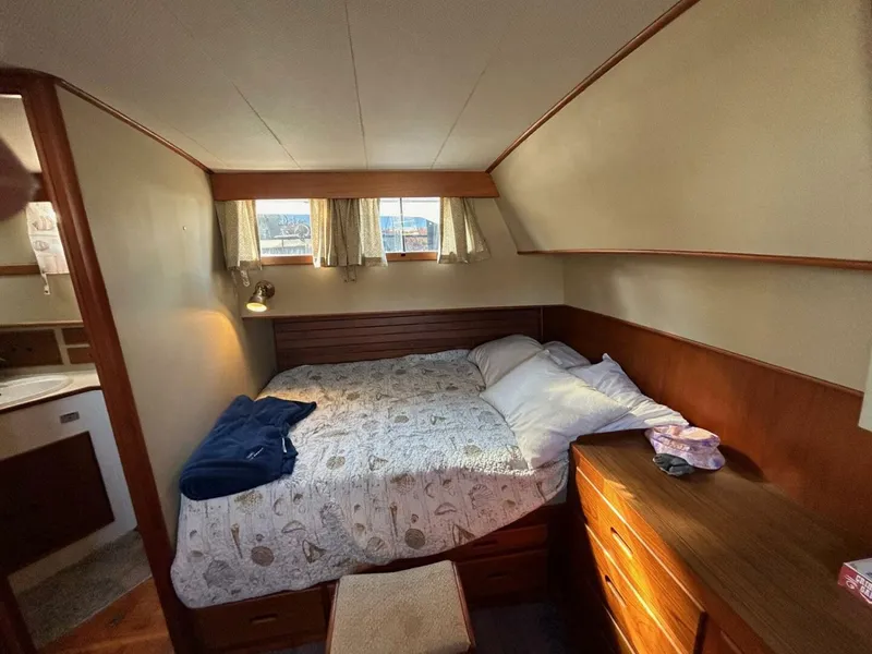 Slide: The Image of Grand Banks Classic 1986 - 4794132