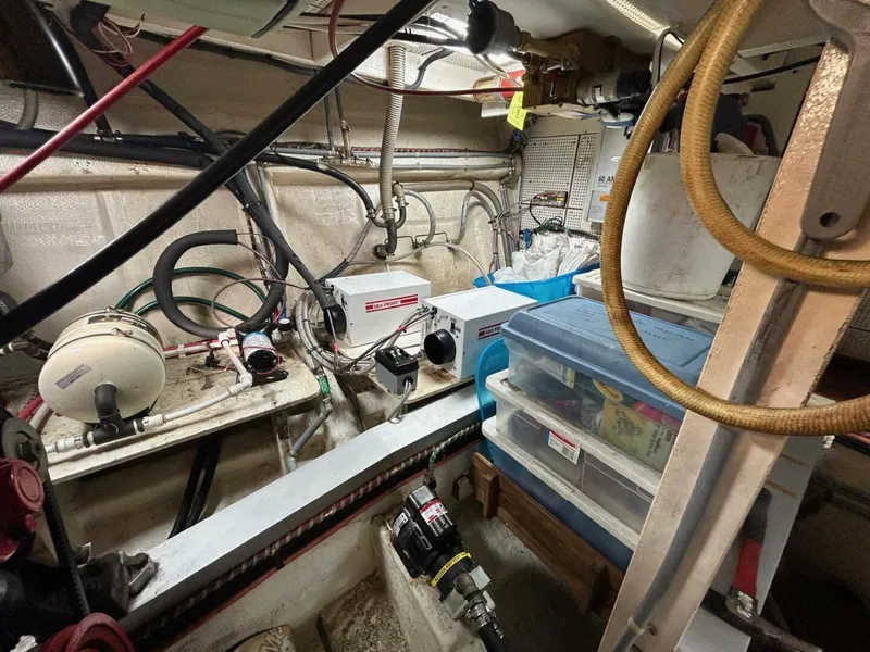 Slide: The Image of Grand Banks Classic 1986 - 4794158