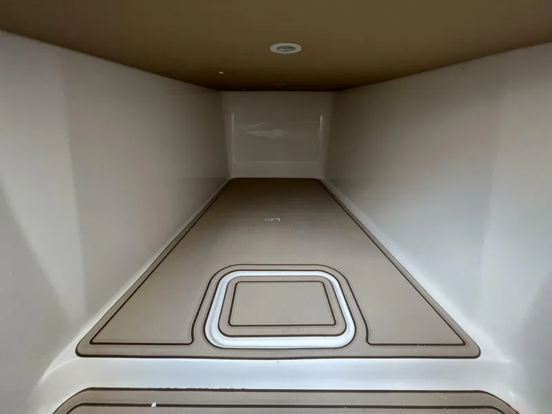 Slide: The Image of Invincible 36 Open Fisherman 2022 - 4795000