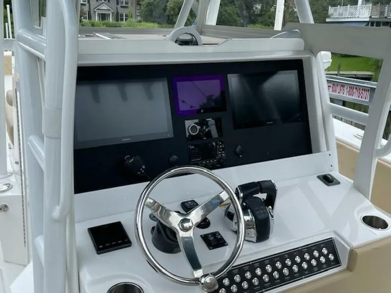 Slide: The Image of Invincible 36 Open Fisherman 2022 - 4794991