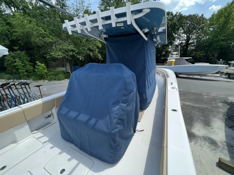 Slide: The Image of Invincible 36 Open Fisherman 2022 - 4795010