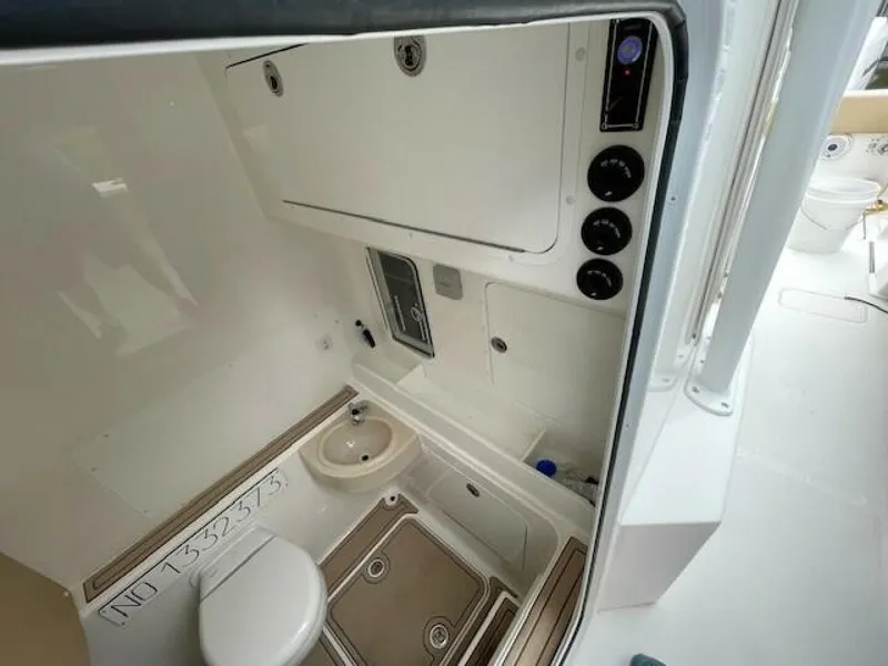 Slide: The Image of Invincible 36 Open Fisherman 2022 - 4795011