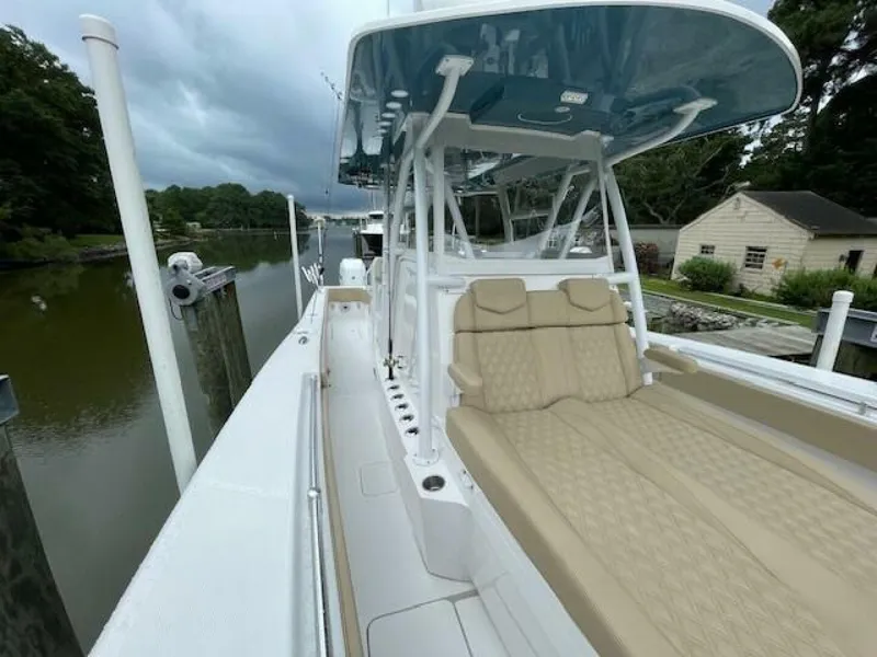 Slide: The Image of Invincible 36 Open Fisherman 2022 - 4795015