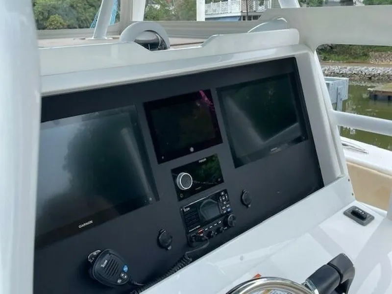 Slide: The Image of Invincible 36 Open Fisherman 2022 - 4794992