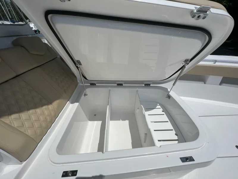 Slide: The Image of Invincible 36 Open Fisherman 2022 - 4794998