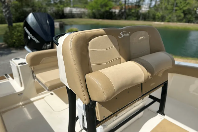 Slide: The Image of Scout 235 XSF 2020 - 10