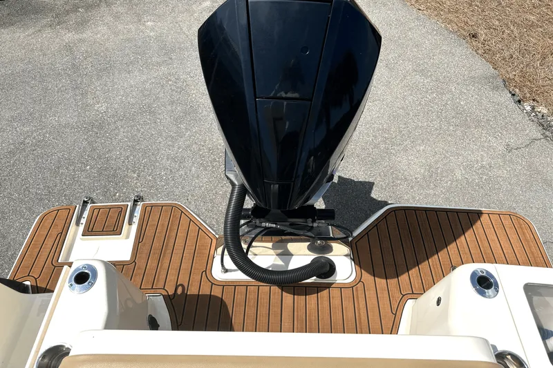 Slide: The Image of Scout 235 XSF 2020 - 3