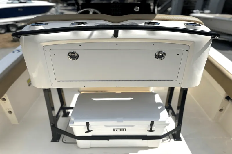 Slide: The Image of Scout 235 XSF 2020 - 8