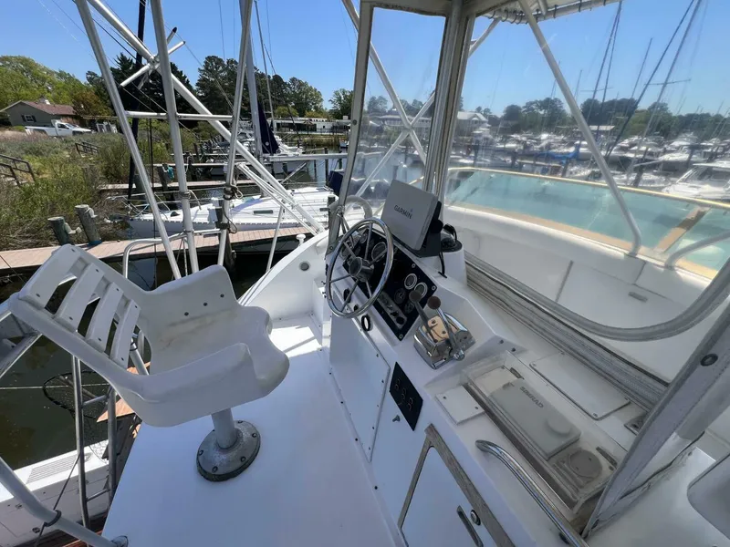 Slide: The Image of Bertram 35 Convertible 1982 - 4796251