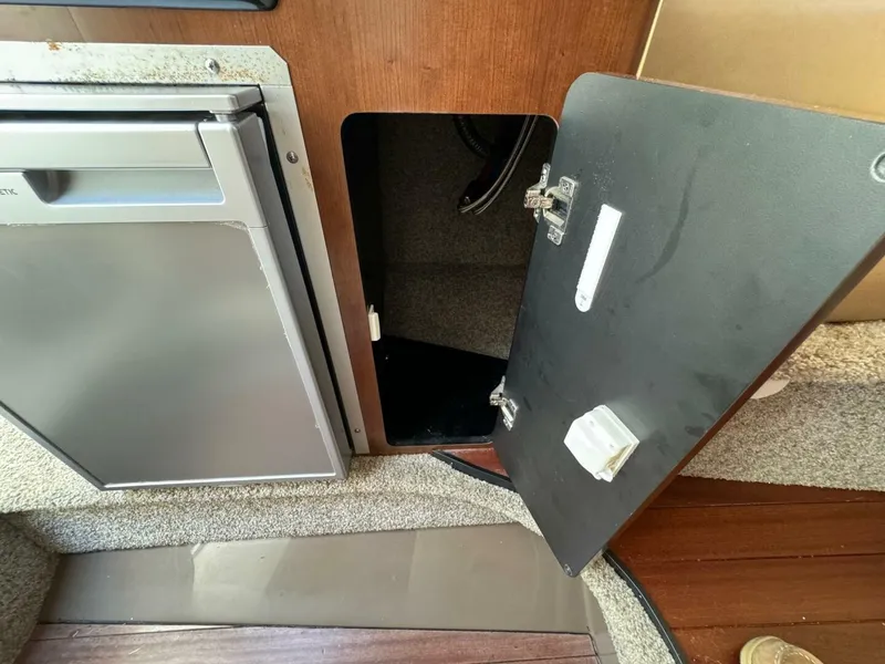 Slide: The Image of Crownline Boats 264CR 2020 - 4796387