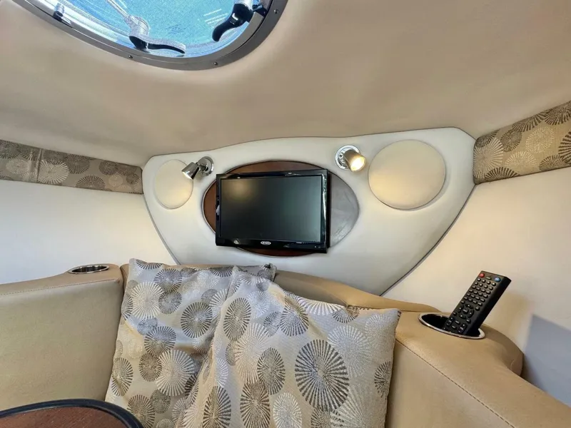 Slide: The Image of Crownline Boats 264CR 2020 - 4796405