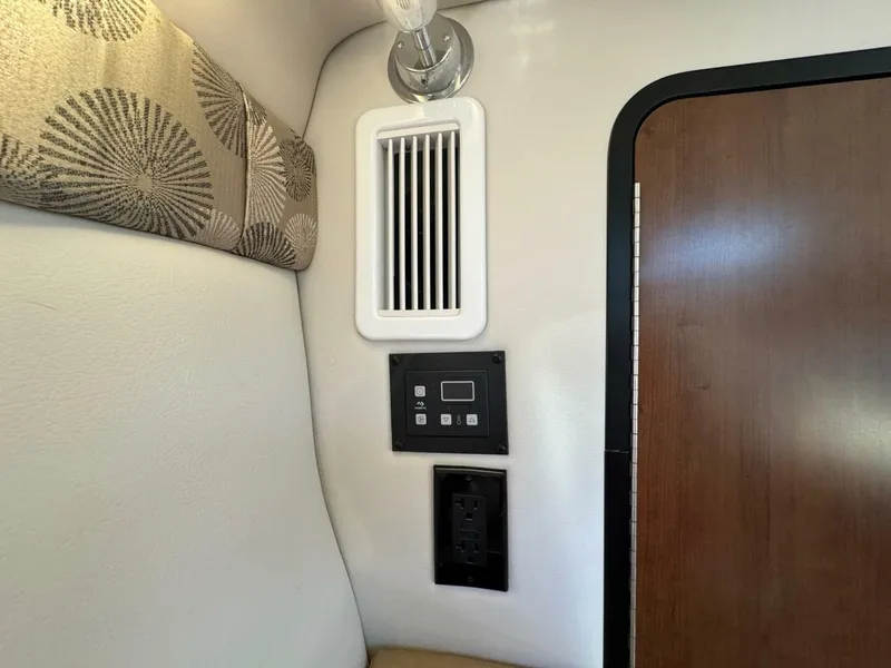 Slide: The Image of Crownline Boats 264CR 2020 - 4796409