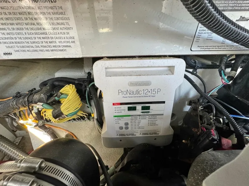 Slide: The Image of Crownline Boats 264CR 2020 - 4796421