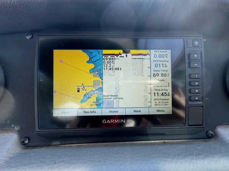 Slide: The Image of Crownline Boats 264CR 2020 - 4796303