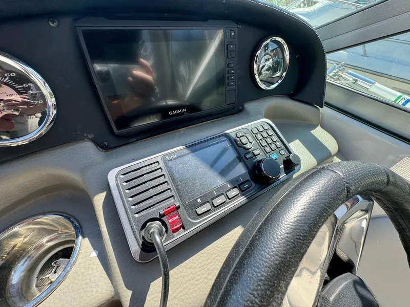 Slide: The Image of Crownline Boats 264CR 2020 - 4796331