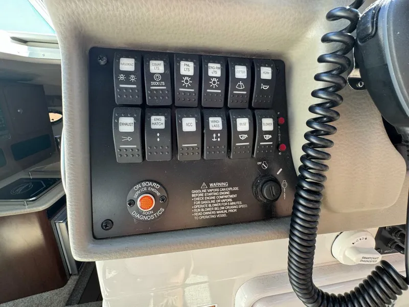 Slide: The Image of Crownline Boats 264CR 2020 - 4796333