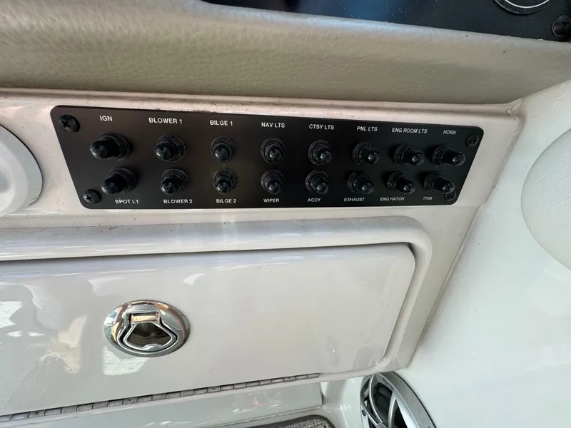 Slide: The Image of Crownline Boats 264CR 2020 - 4796335