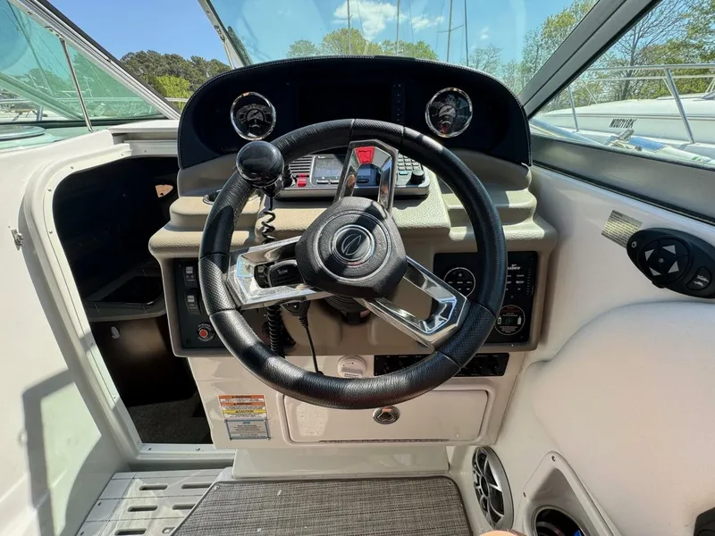 Slide: The Image of Crownline Boats 264CR 2020 - 4796337