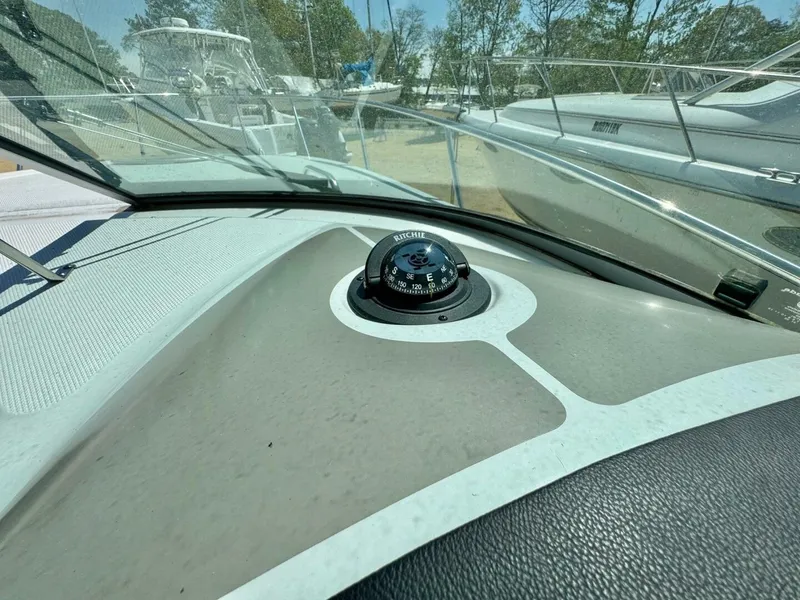 Slide: The Image of Crownline Boats 264CR 2020 - 4796339