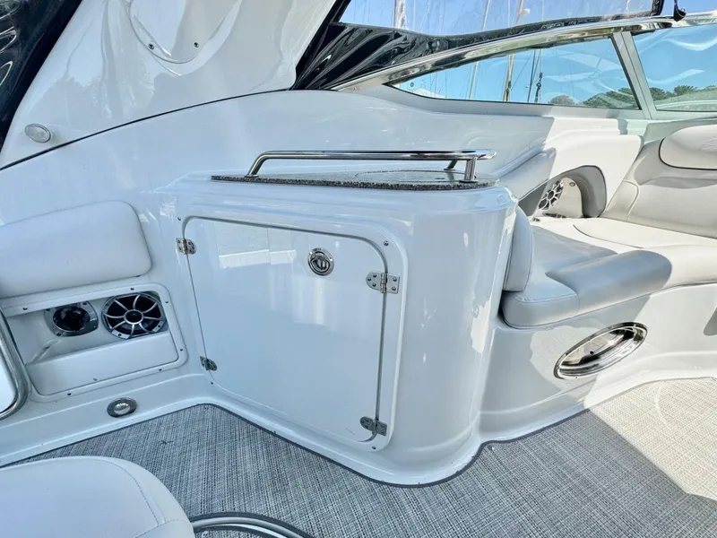 Slide: The Image of Crownline Boats 264CR 2020 - 4796347