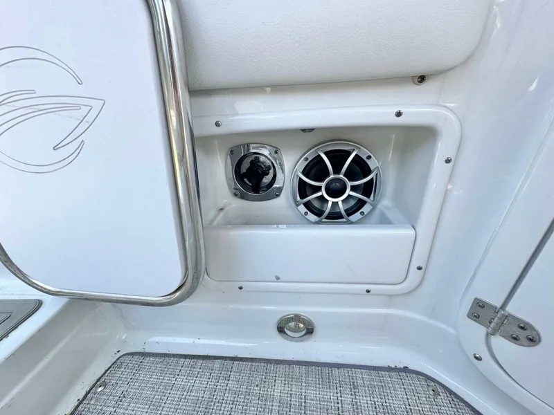 Slide: The Image of Crownline Boats 264CR 2020 - 4796350