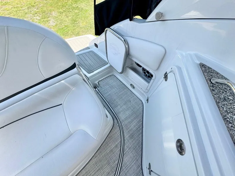Slide: The Image of Crownline Boats 264CR 2020 - 4796351