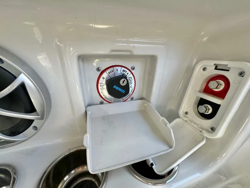 Slide: The Image of Crownline Boats 264CR 2020 - 4796352