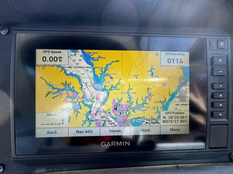 Slide: The Image of Crownline Boats 264CR 2020 - 4796354