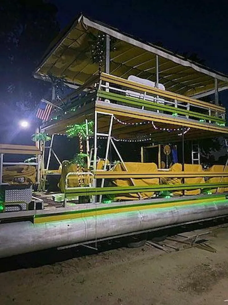 Slide: The Image of Crest 35 Double Decker 2008 - 4823432