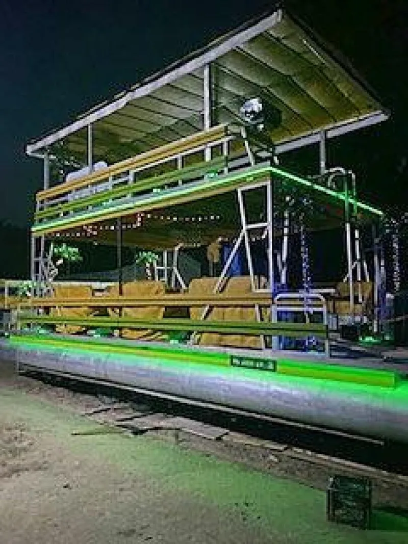 Slide: The Image of Crest 35 Double Decker 2008 - 4823453