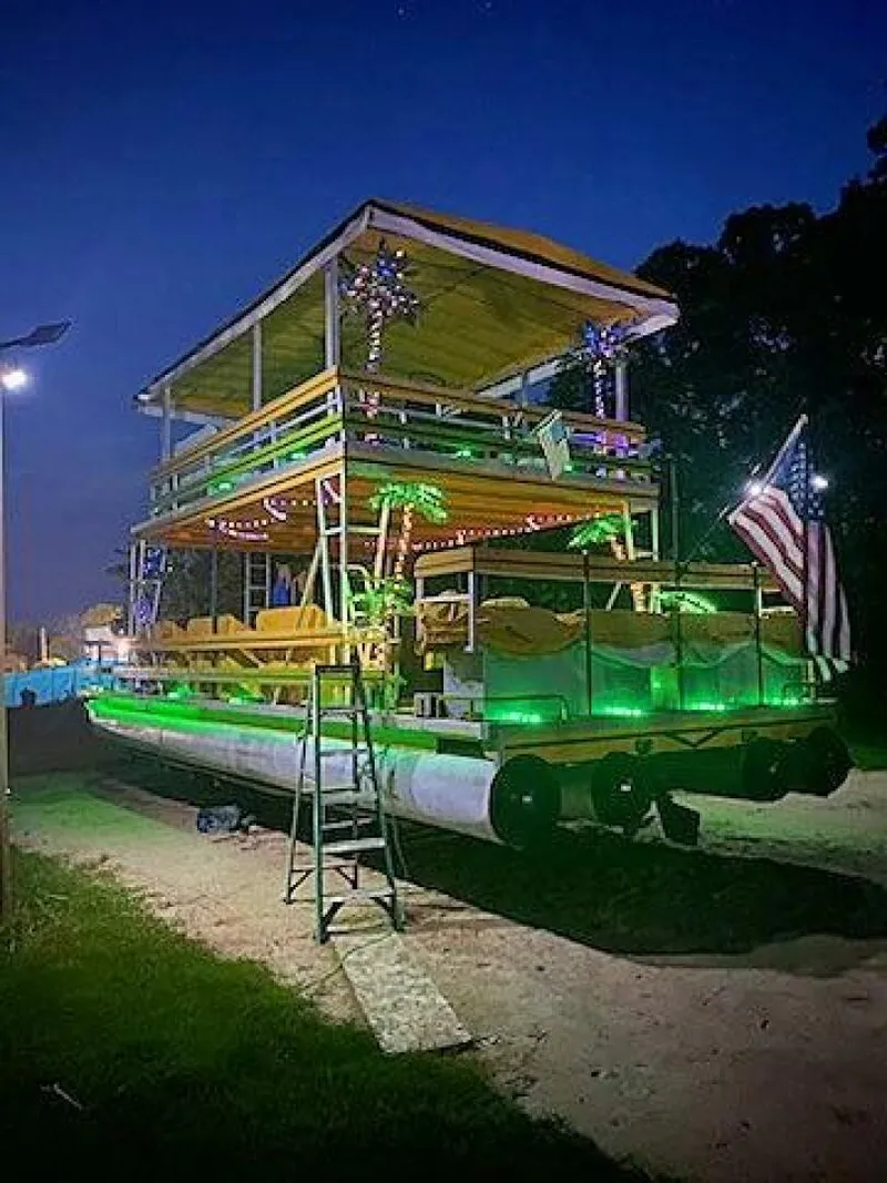 Slide: The Image of Crest 35 Double Decker 2008 - 4823439