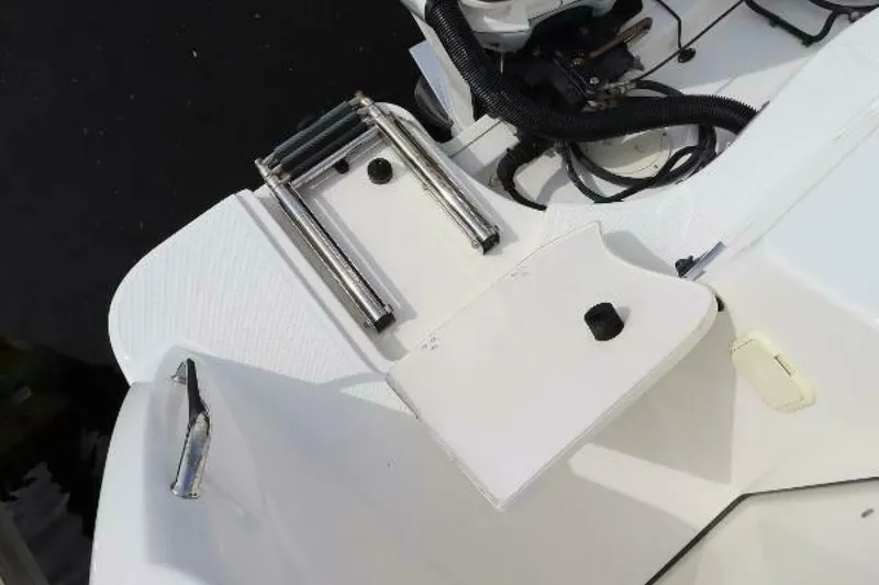 Slide: The Image of Boston Whaler 315 Conquest 2019 - 4798659